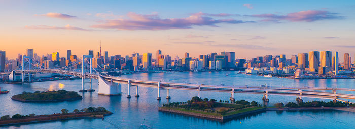 Un tour guidato in esclusiva iGV, per chi vive la prima volta il Giappone, dalle città moderne di Tokyo ed Osaka ai fasti storici di Kyoto ed il cuore delle Alpi giapponesi con Kanazawa e Takayama.